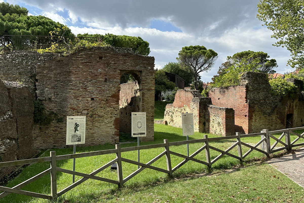 Римский амфитеатр в Римини