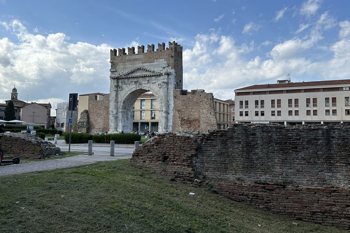 Арка Августа