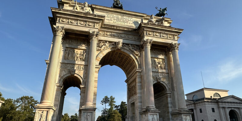 Арка Мира (итал. Arco della Pace) в Милане