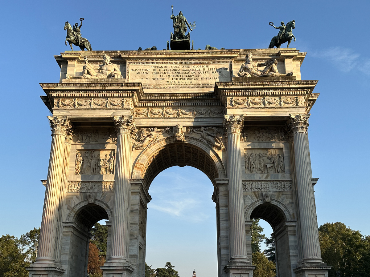 Арка Мира (итал. Arco della Pace) в Милане