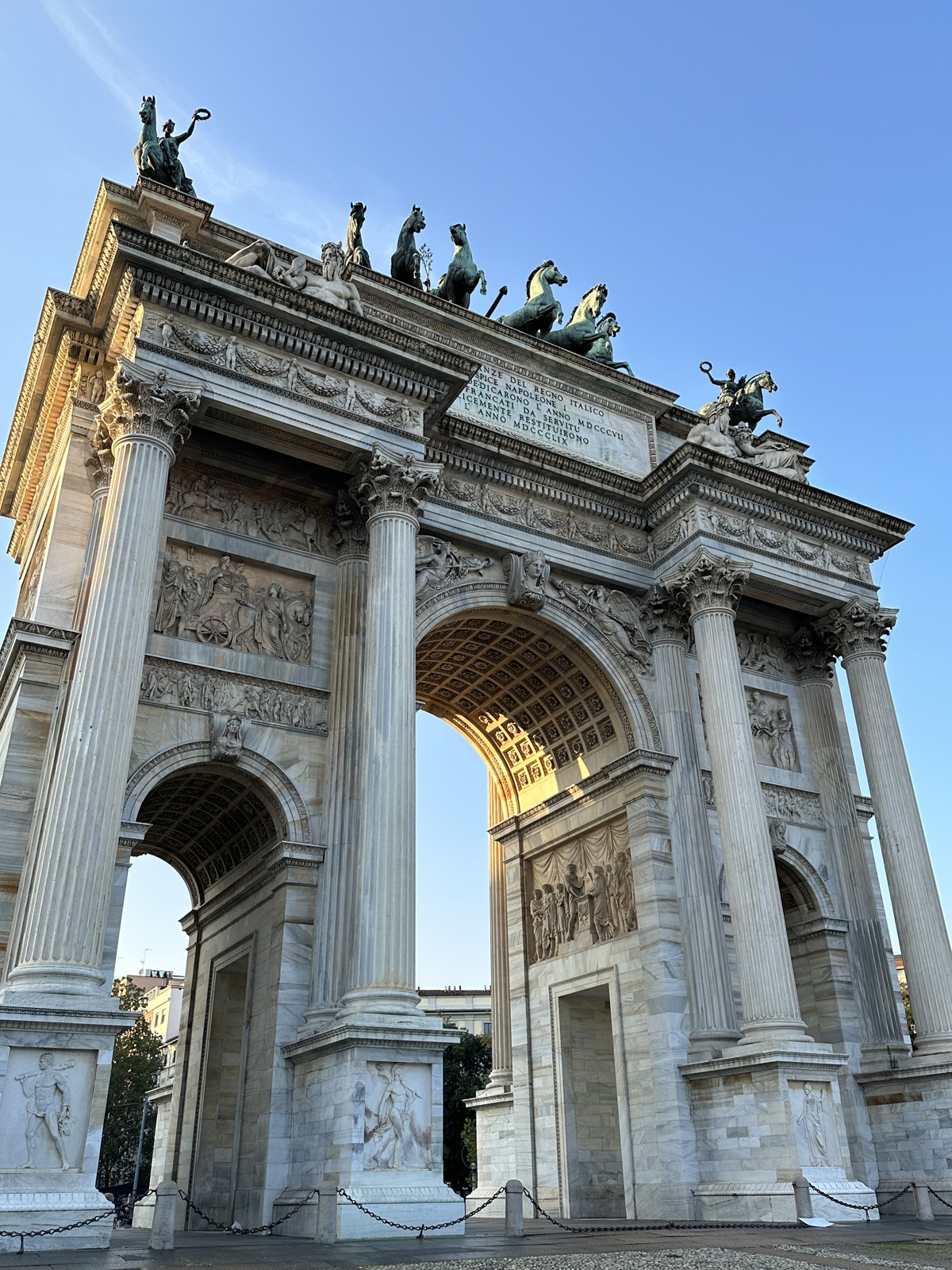 Арка Мира (итал. Arco della Pace) в Милане