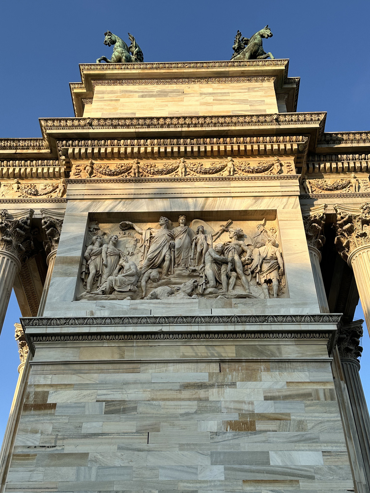 Арка Мира (итал. Arco della Pace) в Милане