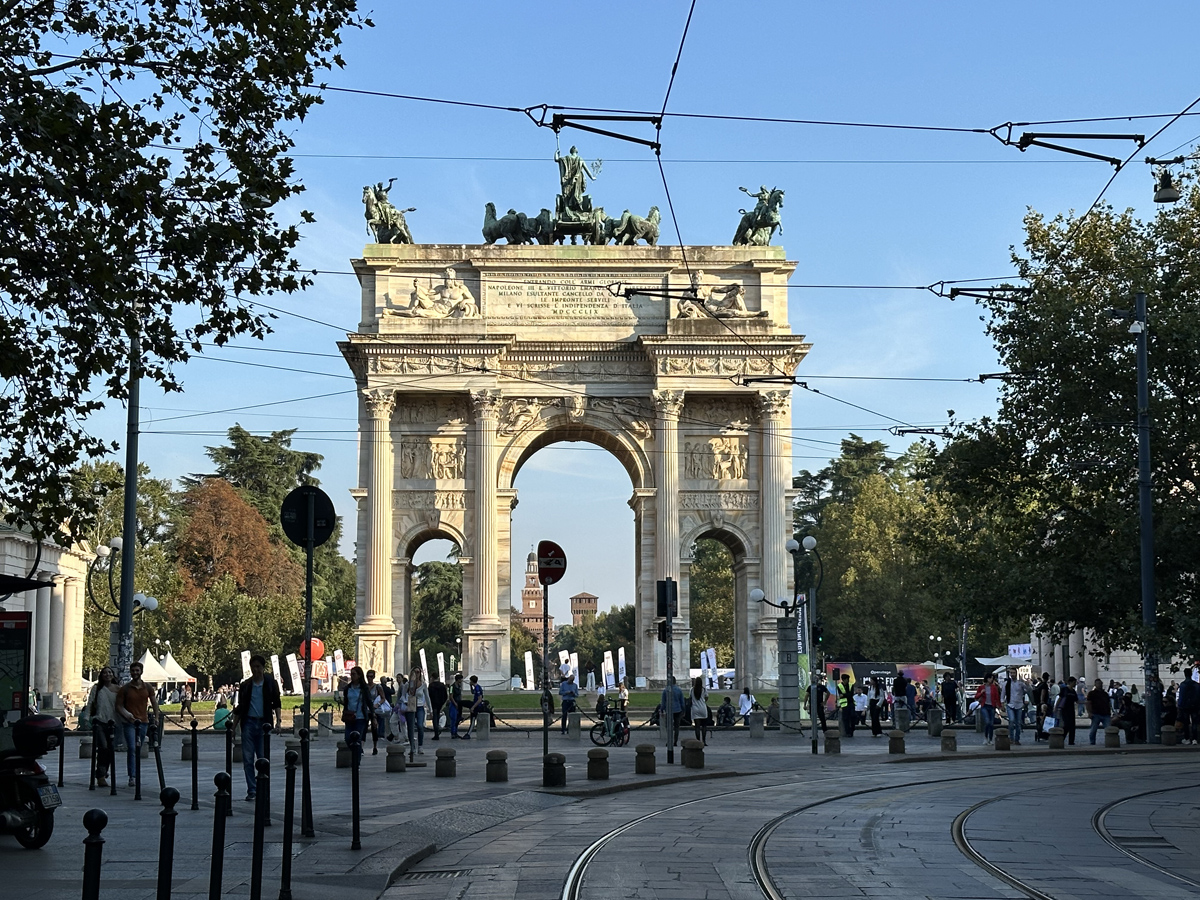 Арка Мира (итал. Arco della Pace) в Милане