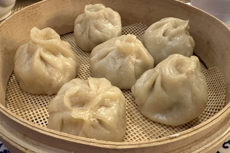 Баоцзы (кит. 包子, пиньинь: bāozi)