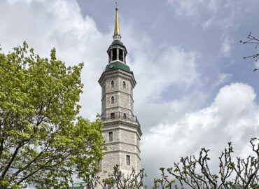 Башня-колокольня святителя Иоанна Златоуста в Златоусте