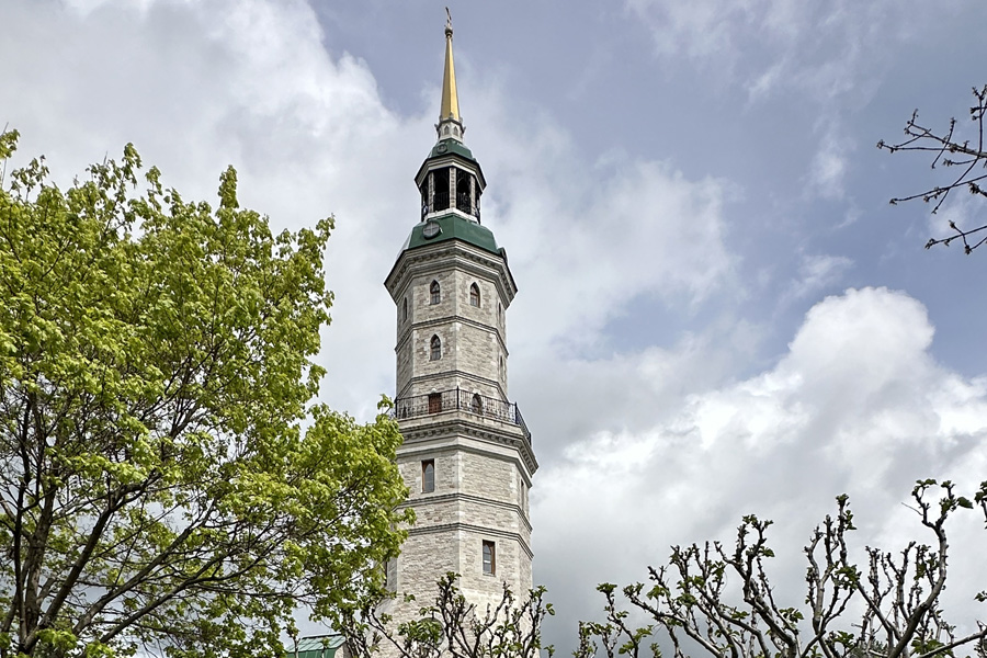 Башня-колокольня святителя Иоанна Златоуста в Златоусте