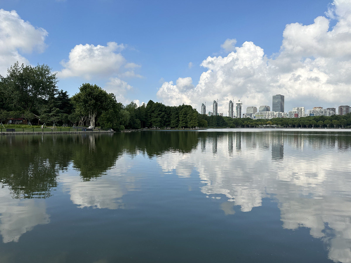 Century Park в Шанхае