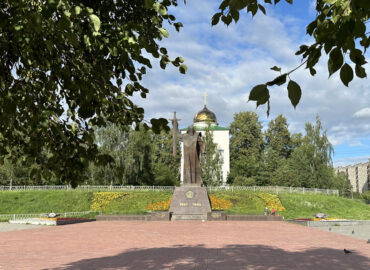 Площадь Обороны в Екатеринбурге