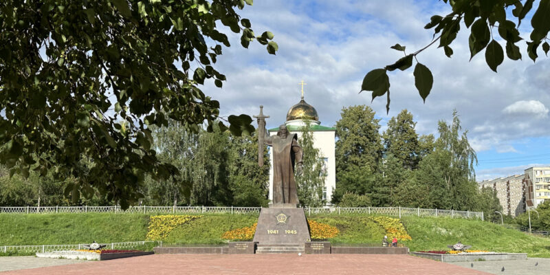 Площадь Обороны в Екатеринбурге