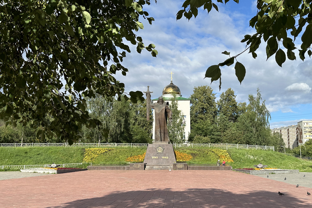 Площадь Обороны в Екатеринбурге