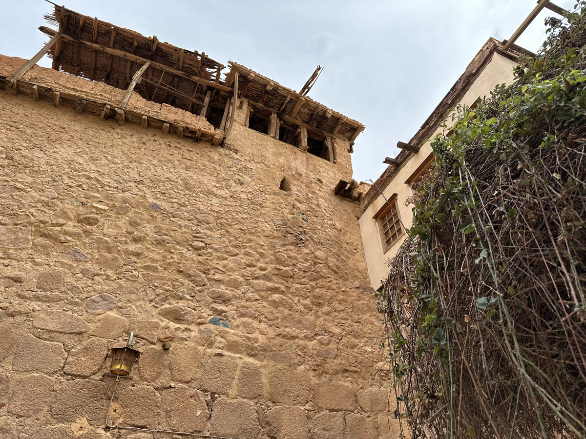 Неопалимая Купина (справа)