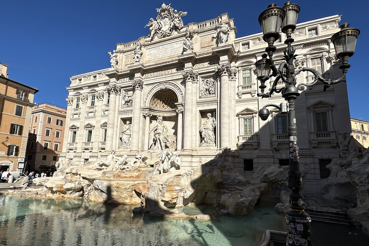 Фонтан Треви в Риме