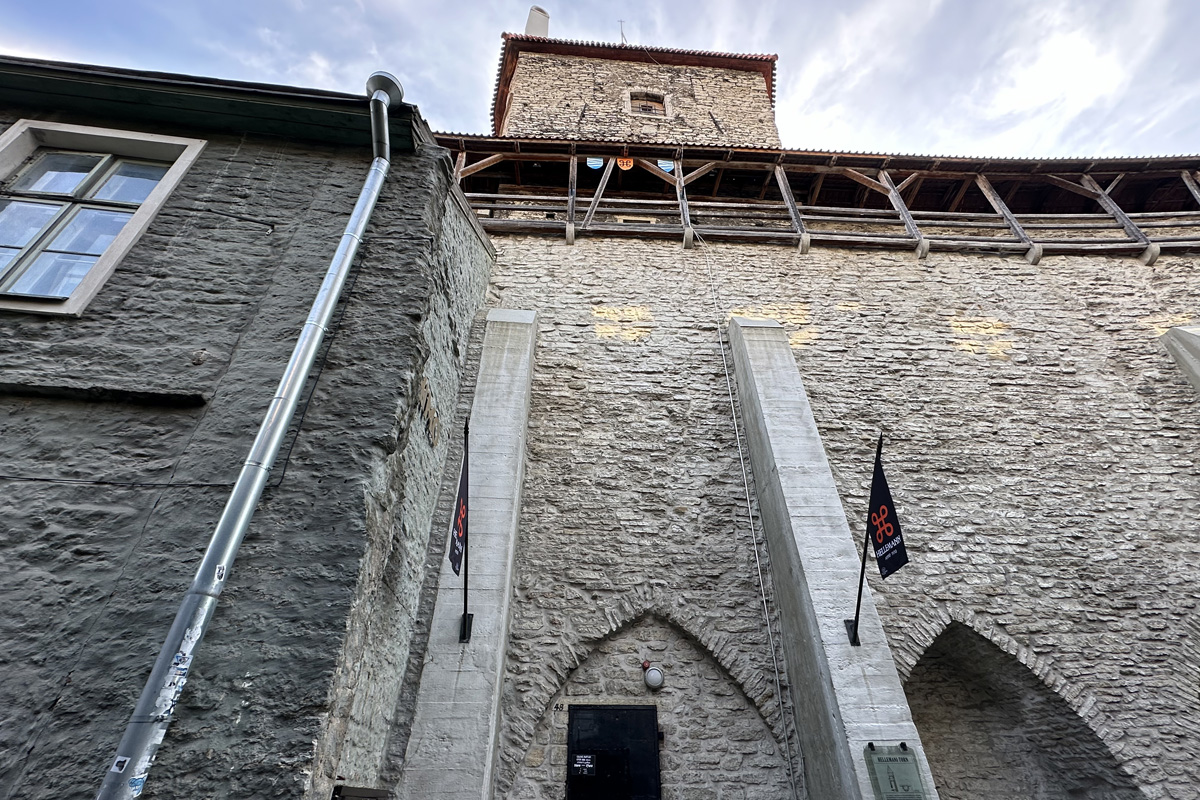 Башня Хеллеман (эст. Hellemani torn) в Таллине