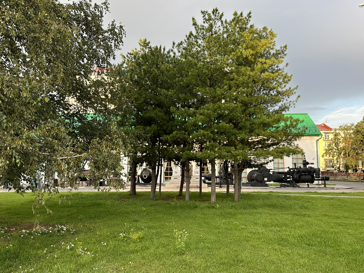 Крупногабаритная техника уральских заводов