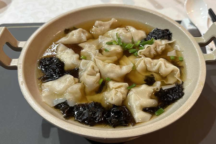 Суп «Хуньтунь» с вонтонами