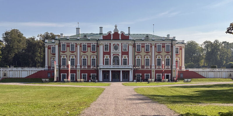 Дворцово-парковый ансамбль Кадриорг в Таллине