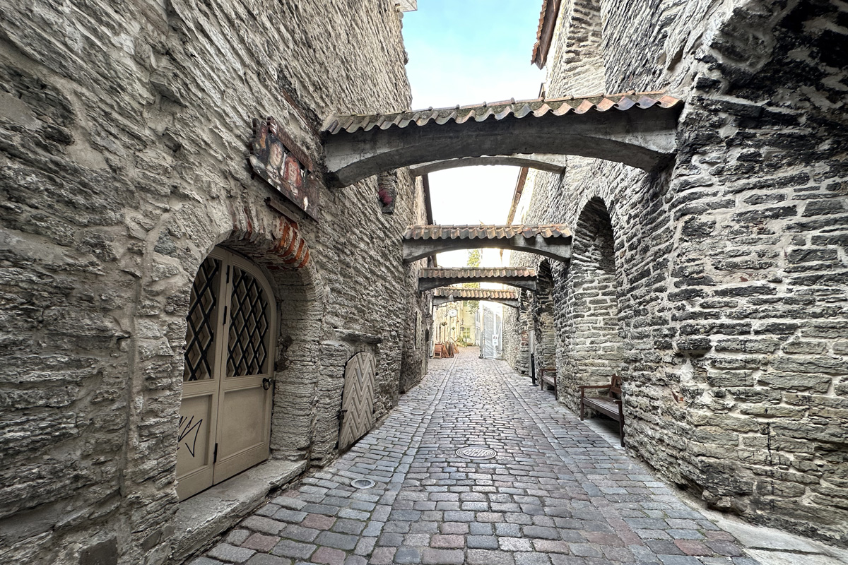 Переулок Катарины (эст. Katariina käik) в Таллине