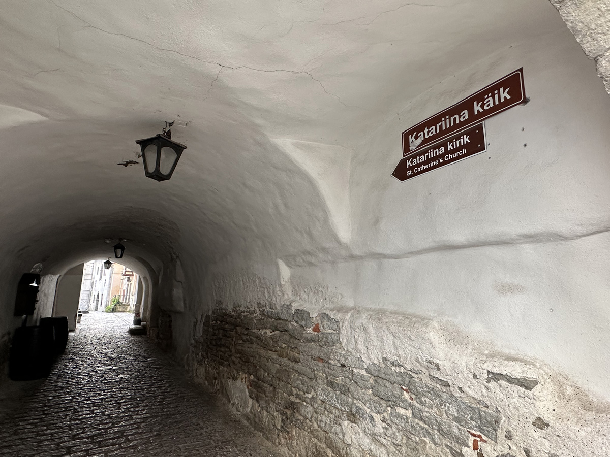 Переулок Катарины (эст. Katariina käik) в Таллине