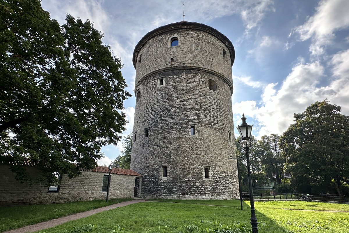 Башня Кик-ин-де-Кёк (Kiek in de Kök) в Таллине