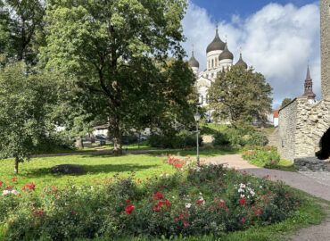 Комендантский сад (эст. Komandandi aed) в Таллине