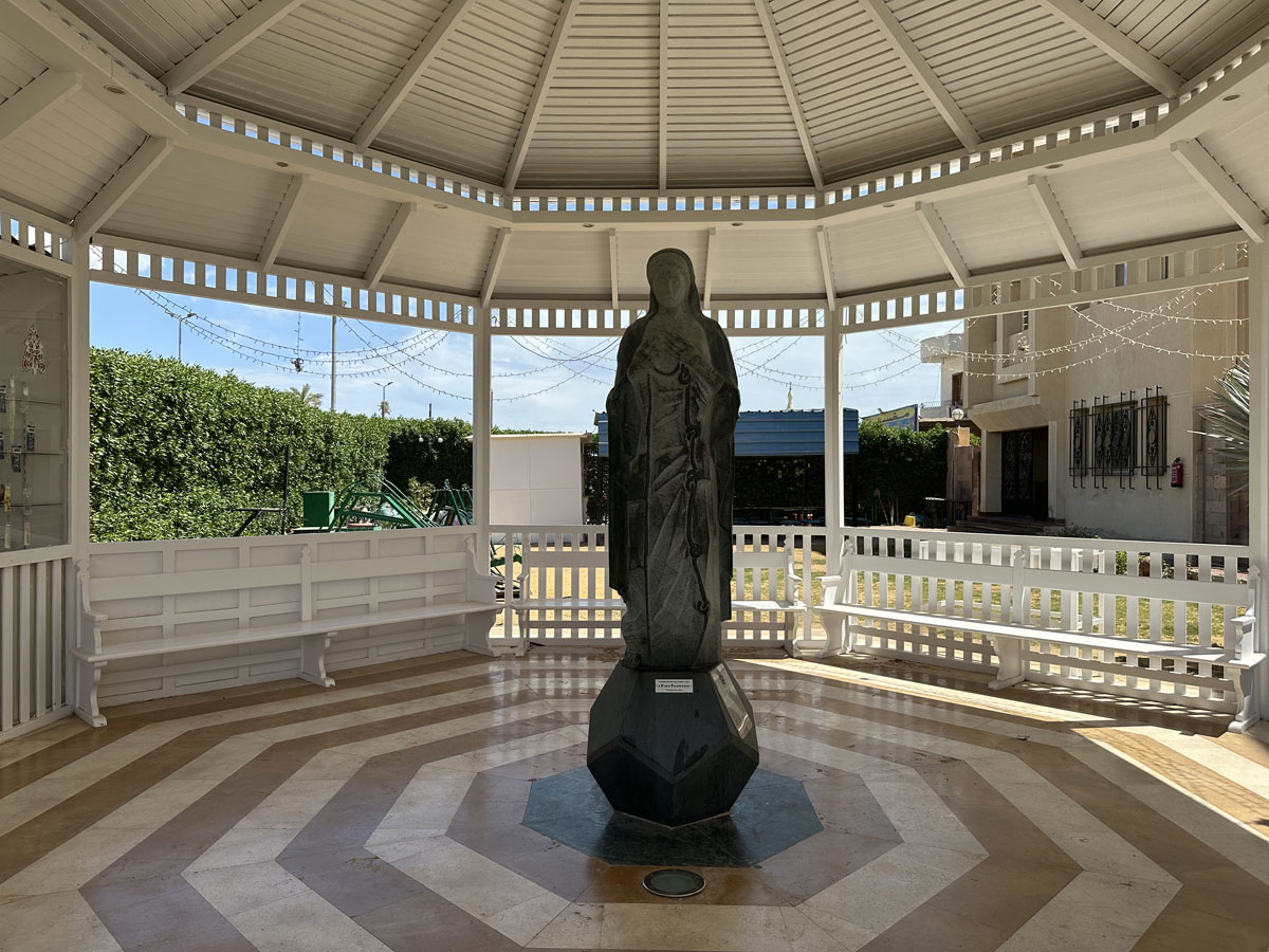 Статуя Пресвятой Девы Марии