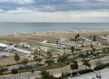 Море и пляж в Римини