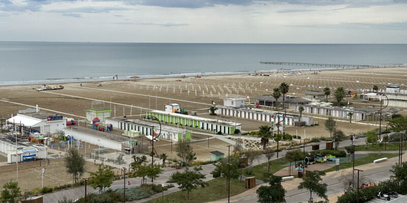 Море и пляж в Римини