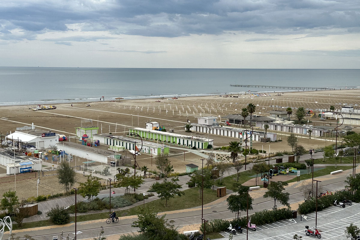 Море и пляж в Римини