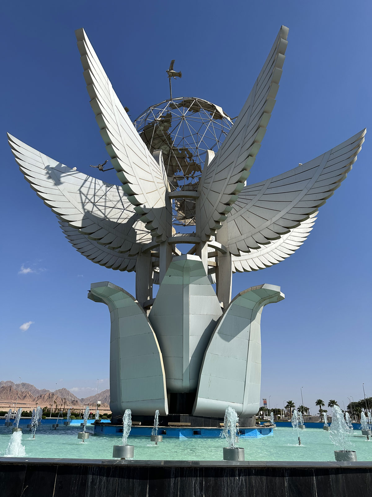 Монумент «Знак Мира» в Шарм-эль-Шейхе