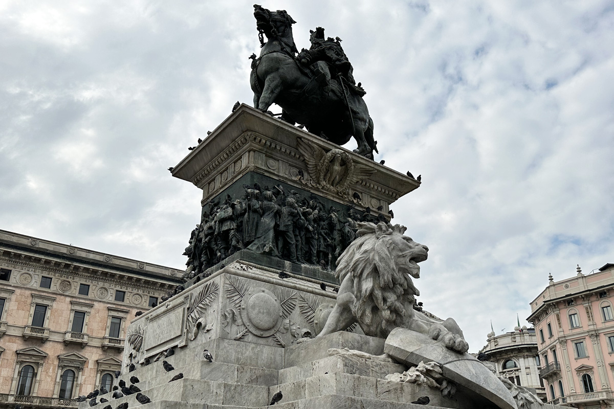 Памятник Виктору Эммануилу II в Милане