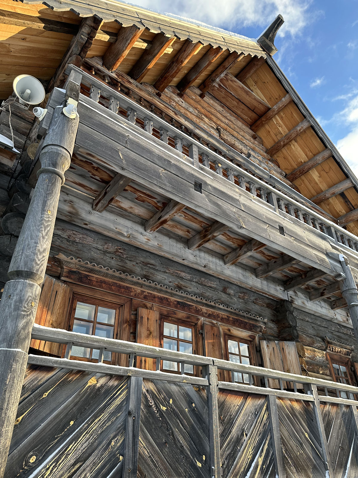 Дом жилой из села Лучинкино Тугулымского района Свердловской области