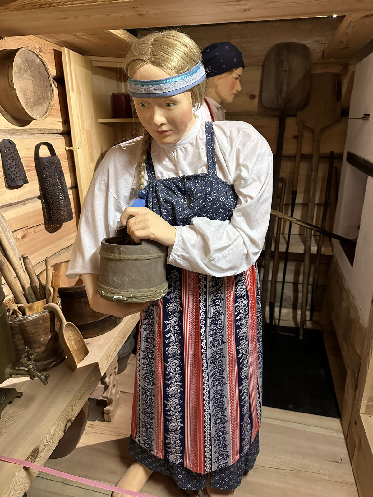 В стряпчей (кухне)