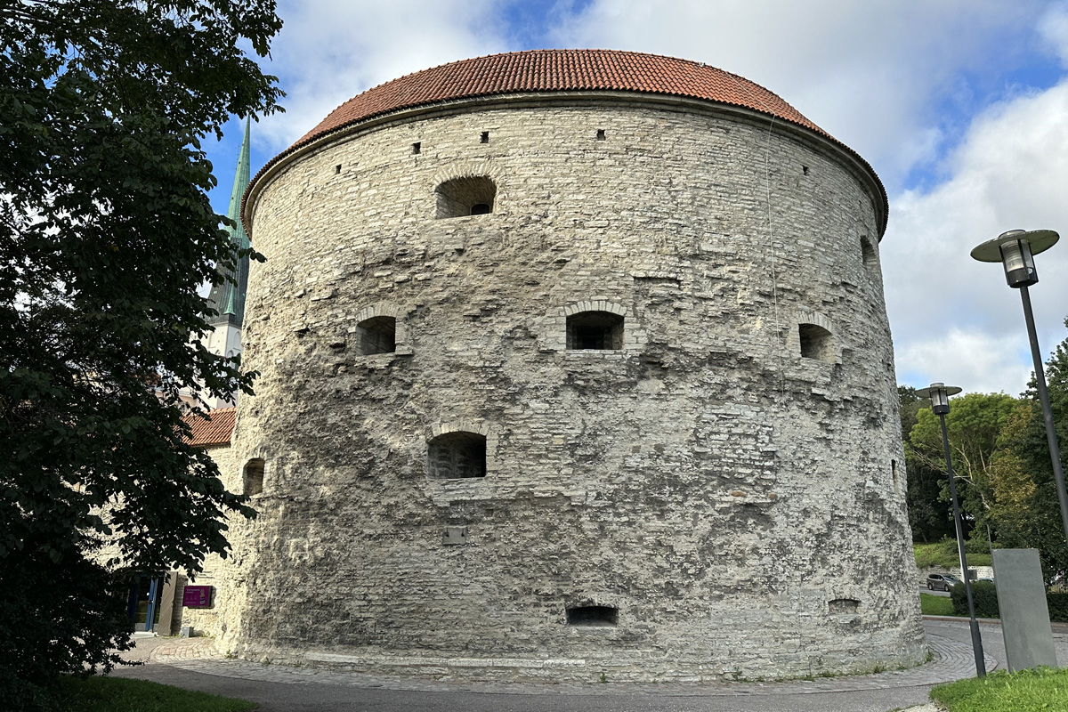 Башня Толстая Маргарита (эст. Paks Margareeta) в Таллине