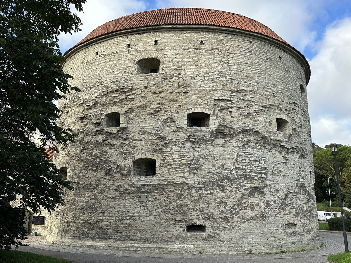 Башня Толстая Маргарита (эст. Paks Margareeta) в Таллине