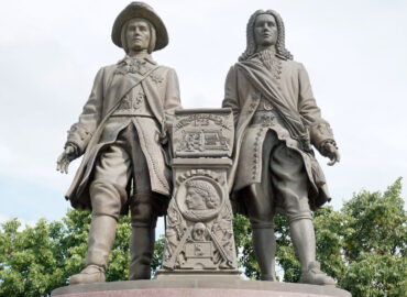 Памятник Татищеву и де Геннину