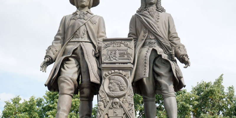 Памятник Татищеву и де Геннину