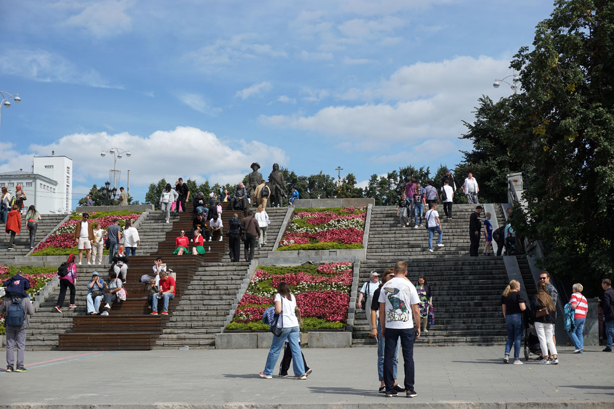 Памятник Татищеву и де Геннину