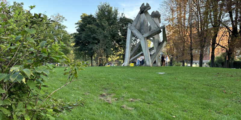 Парк Семпионе (итал. Parco Sempione) в Милане