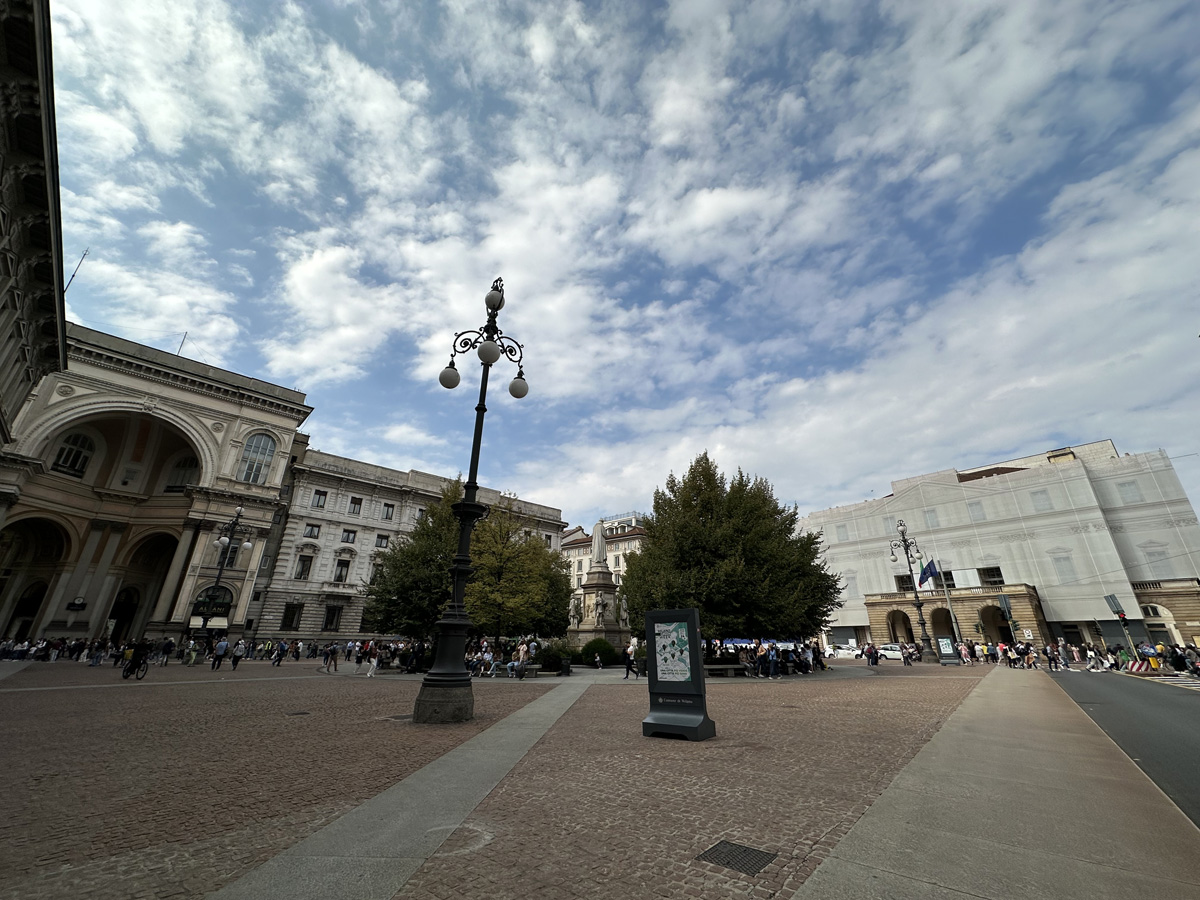 Пьяцца делла Скала в Милане