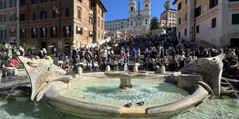 Площадь Испании (итал. Piazza di Spagna) в Риме