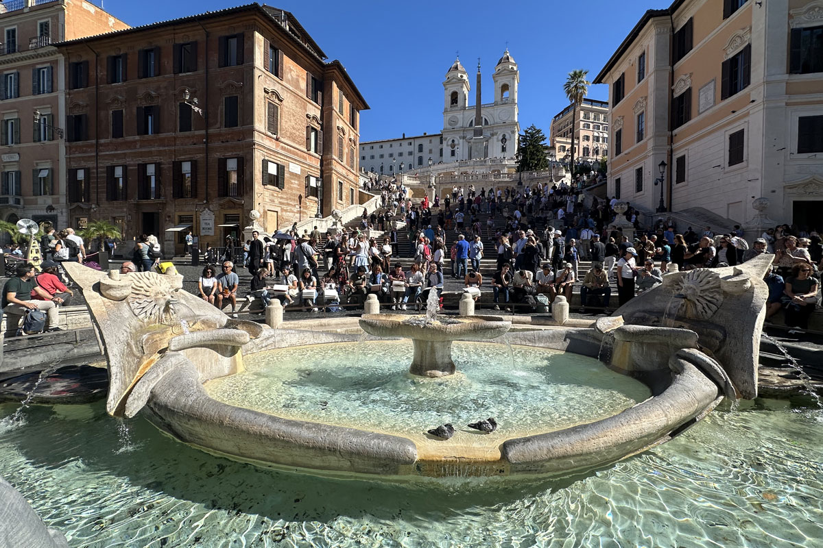 Площадь Испании (итал. Piazza di Spagna) в Риме