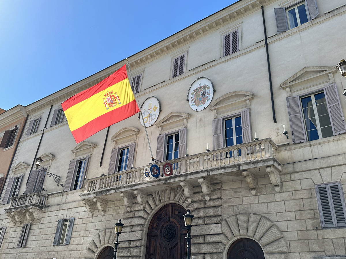 Площадь Испании (итал. Piazza di Spagna) в Риме