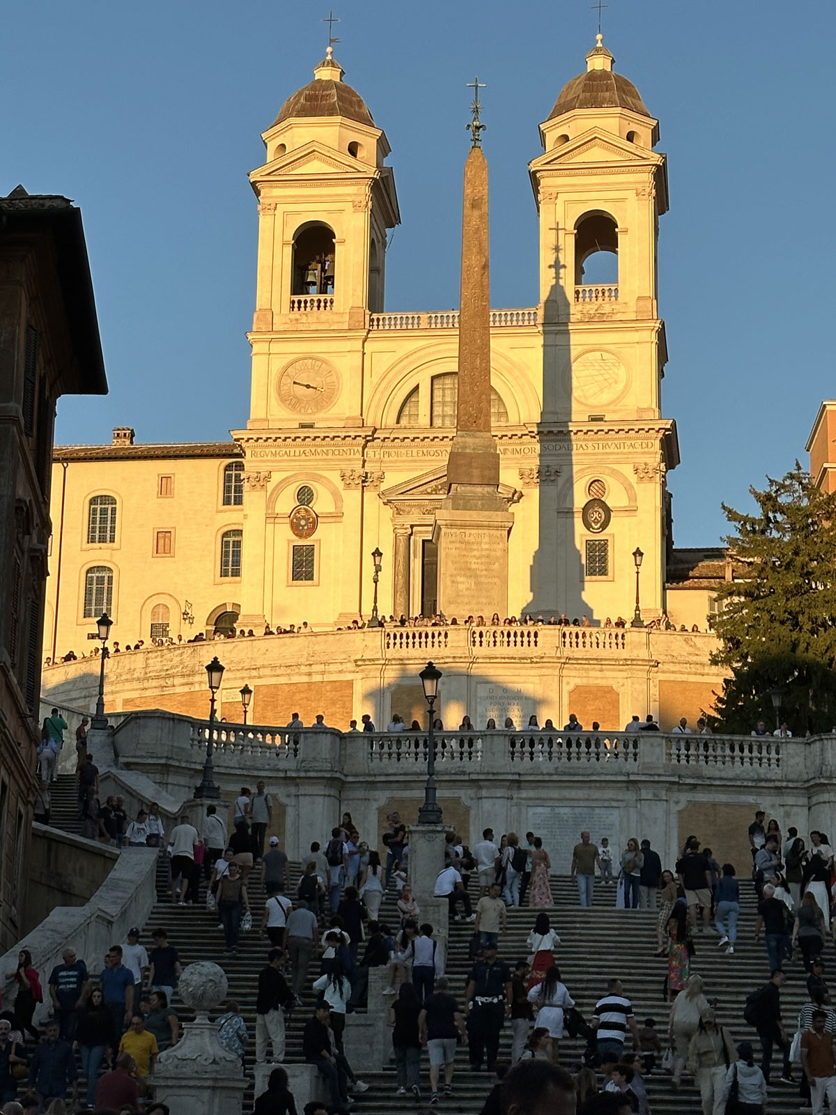 Церковь Святой Троицы на Горах (итал. Trinità dei Monti) в Риме