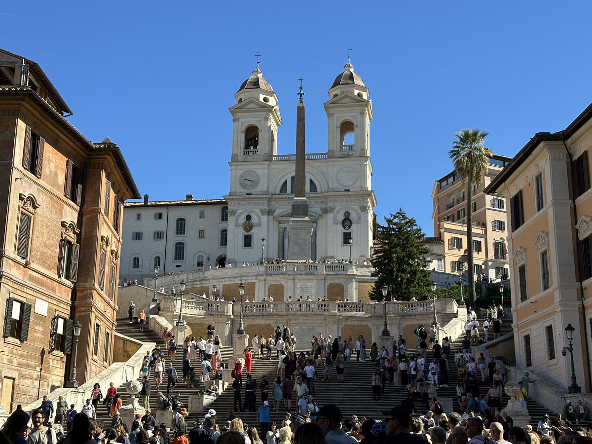 Площадь Испании (итал. Piazza di Spagna) в Риме