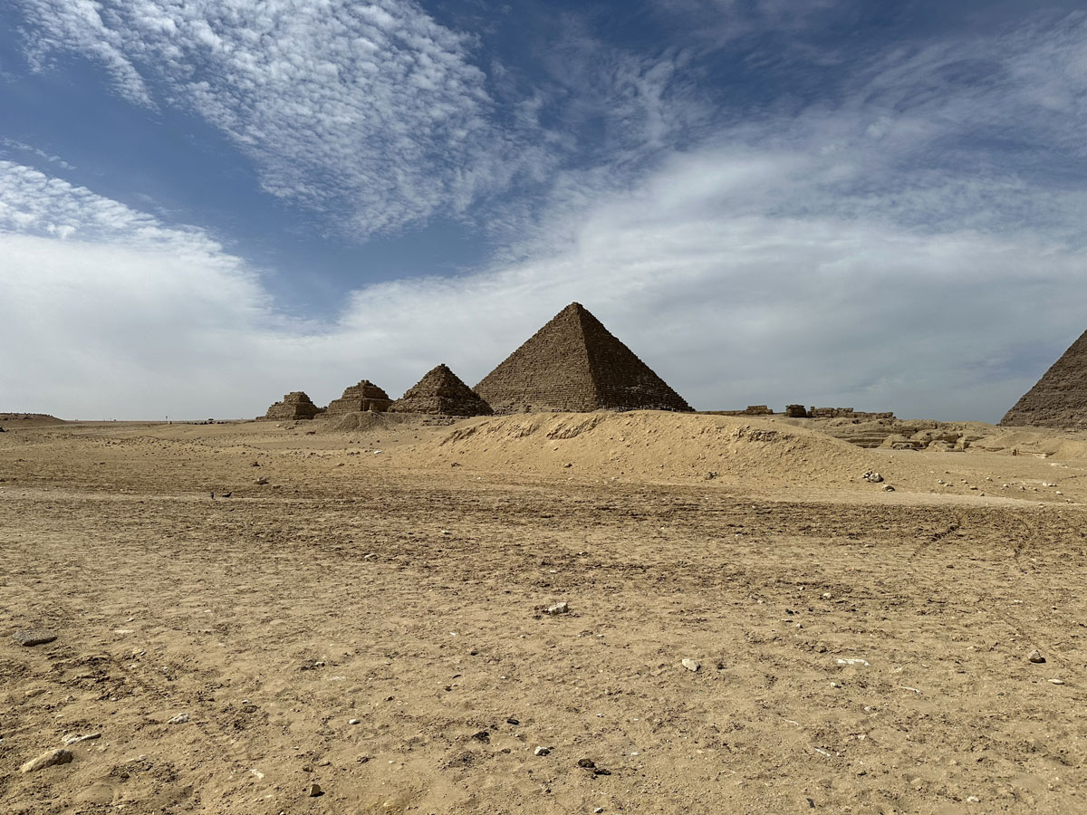 Пирамида Микерина и Пирамиды цариц