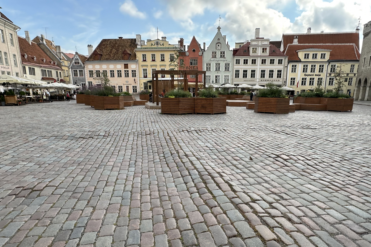 Ратушная площадь (эст. Raekoja plats)