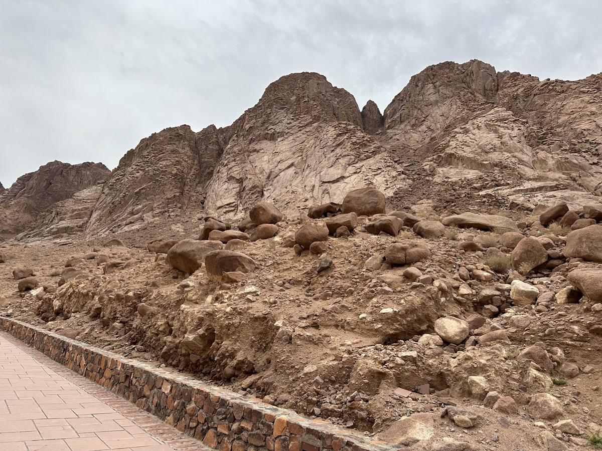 По дороге в монастырь Святой Екатерины