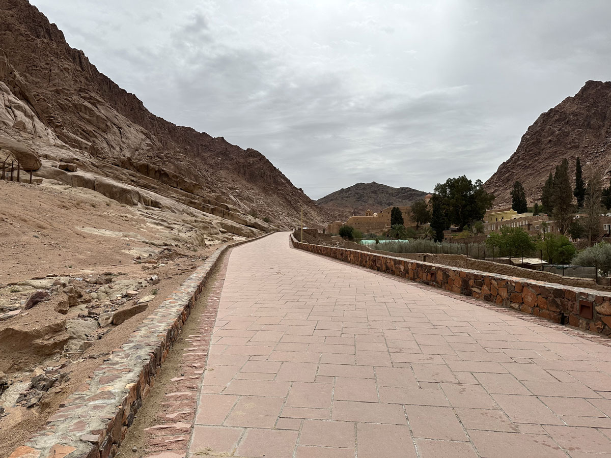 По дороге в монастырь Святой Екатерины