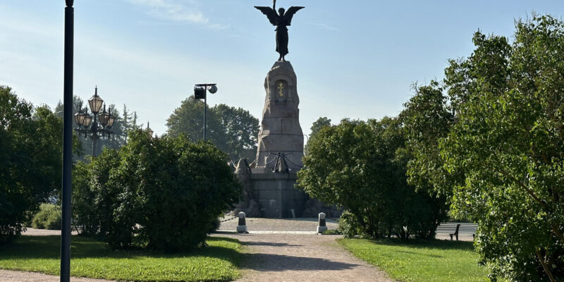 Памятник броненосцу береговой обороны «Русалка» в Таллине