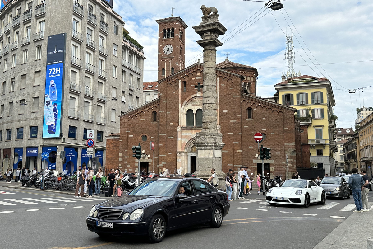 Сан-Бабила: базилика и площадь в Милане